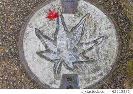 宮島的出入孔和秋葉 宮島的出入孔和秋葉 42315325