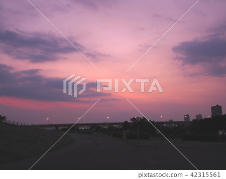 河床的黃昏 河床的黃昏 42315561