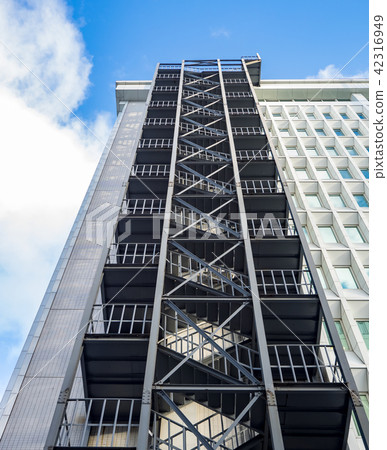 metal stairs 42316949