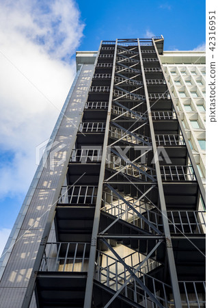 metal stairs 42316951