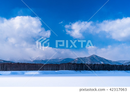 "Hokkaido" Lake Sukugaira · Freezing in winter "Hokkaido" Lake Sukugaira · Freezing in winter 42317063