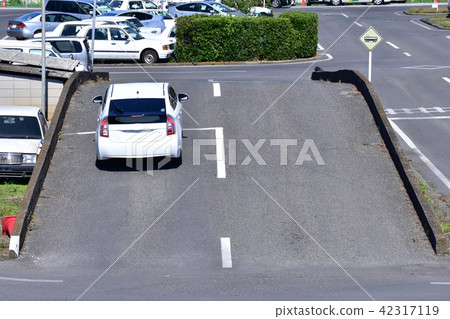 Starting on a hill at a driving school 42317119