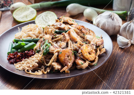 Pad Thai with chicken and shrimp Pad Thai with chicken and shrimp 42321381