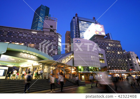 I hope for Shinbashi station and skyscraper group of Tokyo's cityscape Yurikamome in Tokyo 42322408