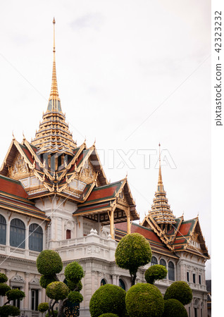 Golden facade and roof of Bangkok Grand Palace Golden facade and roof of Bangkok Grand Palace 42323232
