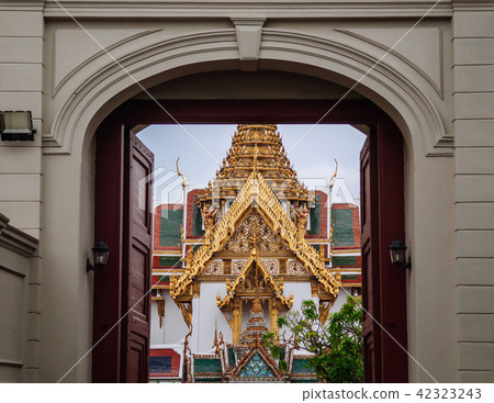 Bangkok Grand Palace Dusit Maha Prasat throne hall Bangkok Grand Palace Dusit Maha Prasat throne hall 42323243