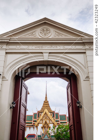 Bangkok Grand Palace Dusit Maha Prasat throne hall Bangkok Grand Palace Dusit Maha Prasat throne hall 42323249
