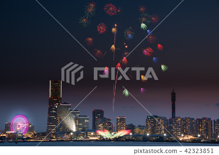 Yokohama Minato Mirai 21 and fireworks 42323851