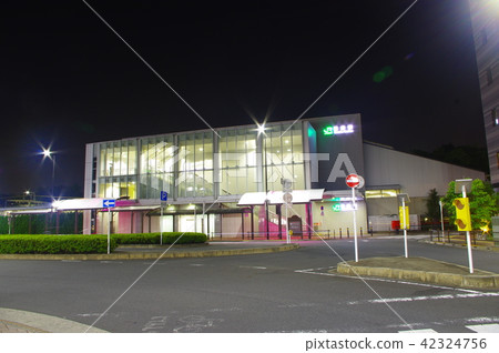 Nishinomiya線西陣站在晚上 42324756