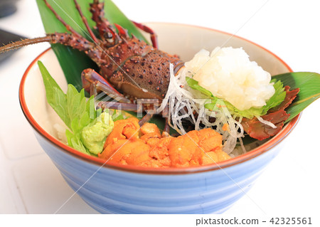 Luxurious Ise prawn lobster urchin Luxurious Ise prawn lobster urchin 42325561