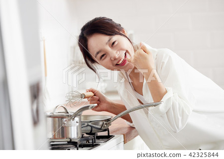 Bridal class cooking practice Bridal class cooking practice 42325844