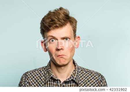 shocked perplexed puzzled bewildered man shocked perplexed puzzled bewildered man 42331902