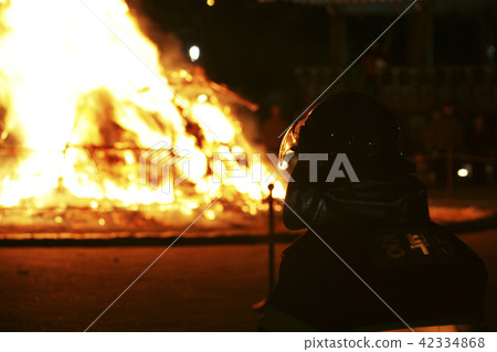 消防隊員 42334868