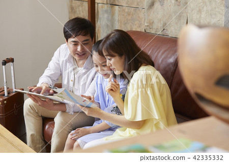 Travel, Family, Dad, Mom, Daughter, Korean Travel, Family, Dad, Mom, Daughter, Korean 42335332