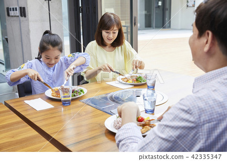 Life, Eating, Dad, Mom, Daughter, Korean 42335347
