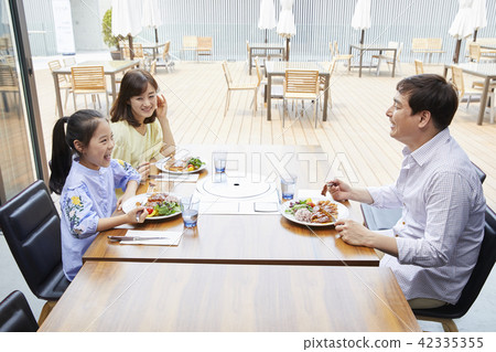 生活，吃，爸爸，媽媽，女兒，韓國人 42335355