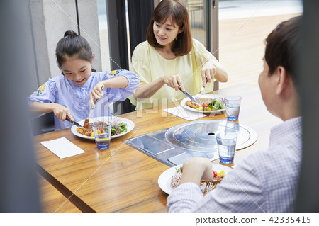 生活，吃，爸爸，媽媽，女兒，韓國人 42335415