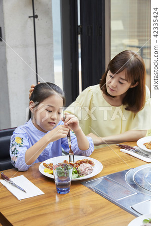 旅行，家庭，媽媽，女兒，韓國人 42335424