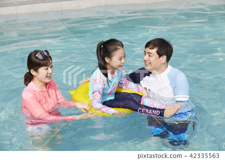 旅行，家庭，爸爸，媽媽，女兒，韓國人 42335563