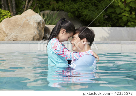 生活,家庭,爸爸,女兒,韓國人 生活,家庭,爸爸,女兒,韓國人 42335572