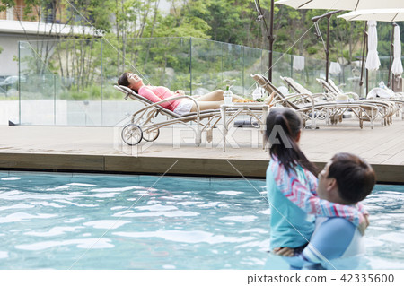 Travel, Family, Dad, Mom, Daughter, Korean 42335600