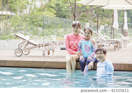 旅行，家庭，爸爸，媽媽，女兒，韓國人 42335611