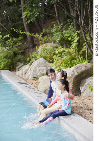 Travel, Family, Dad, Mom, Daughter, Korean Travel, Family, Dad, Mom, Daughter, Korean 42335639