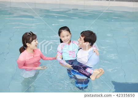 旅行，家庭，爸爸，媽媽，女兒，韓國人 42335650