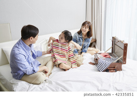 旅行，家庭，爸爸，媽媽，女兒，韓國人 42335851