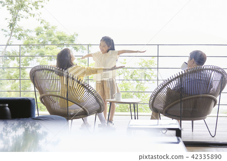 生活，家庭，爸爸，媽媽，女兒，韓國人 42335890