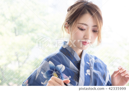浴衣的女人 42335999