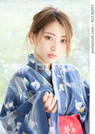 浴衣的女人 浴衣的女人 42336001