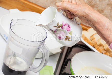 French toast preparation French toast preparation 42336928