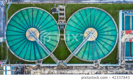 Aerial top view recirculation solid contact. 42337843