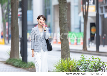 Suit female office lady fresh green OL business suits portrait recruit Suit female office lady fresh green OL business suits portrait recruit 42338123