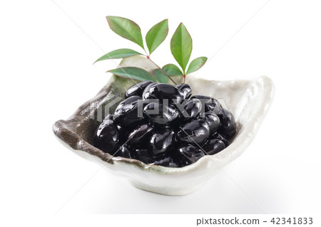 加糖煮熟的黑豆 加糖煮熟的黑豆 42341833
