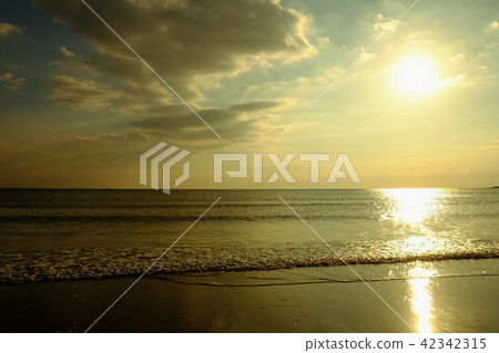 海岸·Takikigome海岸的晚上風景 42342315