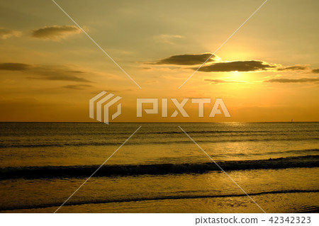 A beautiful coastal evening landscape · Takikiza coast 42342323
