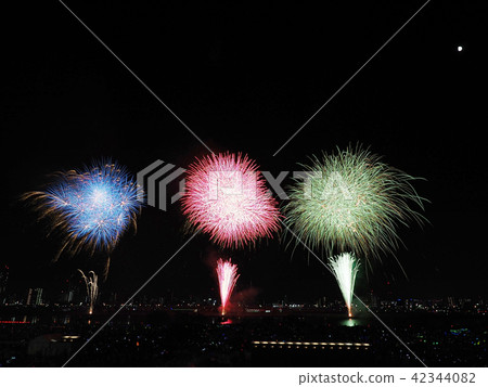 Adachi fireworks 2018 42344082
