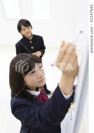 Middle school student to discuss 42347685