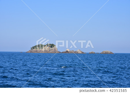 The odd reef rock of Matsushima tour of the age The odd reef rock of Matsushima tour of the age 42351585
