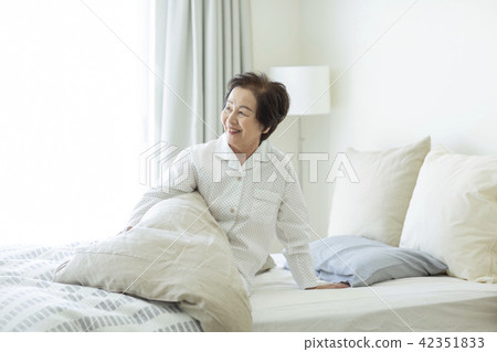 高級女性床 42351833