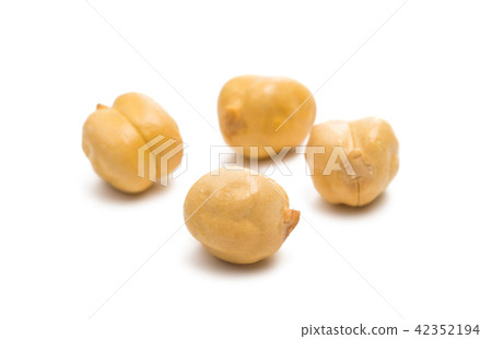 chickpea isolated 42352194