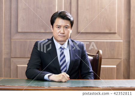 Businessman, Business, CEO, President, Representative, Office, Office, Office, Company 42352811