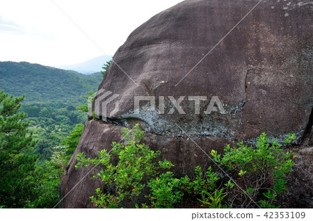 Amengaku Chinoi山岩石頭石 Amengaku Chinoi山岩石頭石 42353109