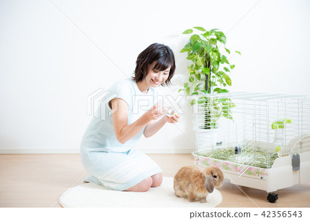 Pet Female Lifestyle 42356543