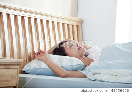 Single Life Holidays Relaxing Morning Single Life Holidays Relaxing Morning 42356936