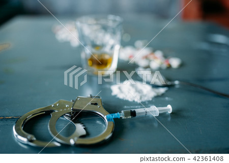 Junky kit, narcotics concept, addiction problem 42361408