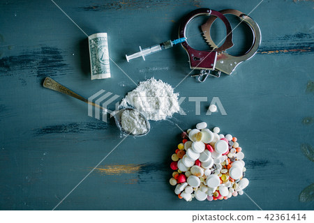 Junky kit, narcotics concept, addiction problem 42361414