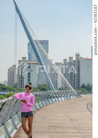 運動豐富的女性 運動豐富的女性 42365187